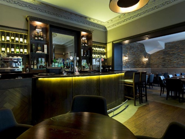 Number 10 Hotel image 9